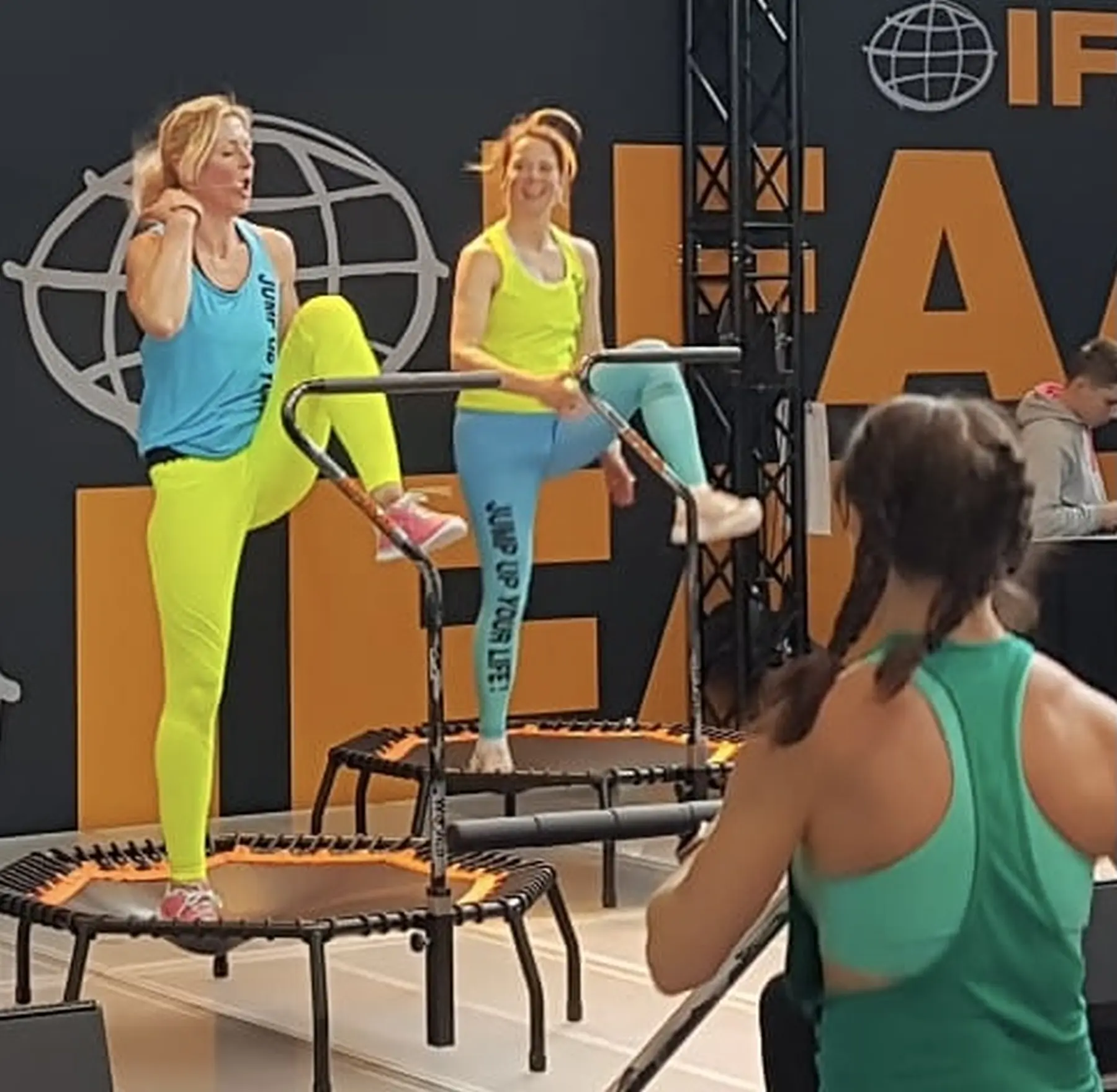 Körperakademie, Trampolinsprung-Übung