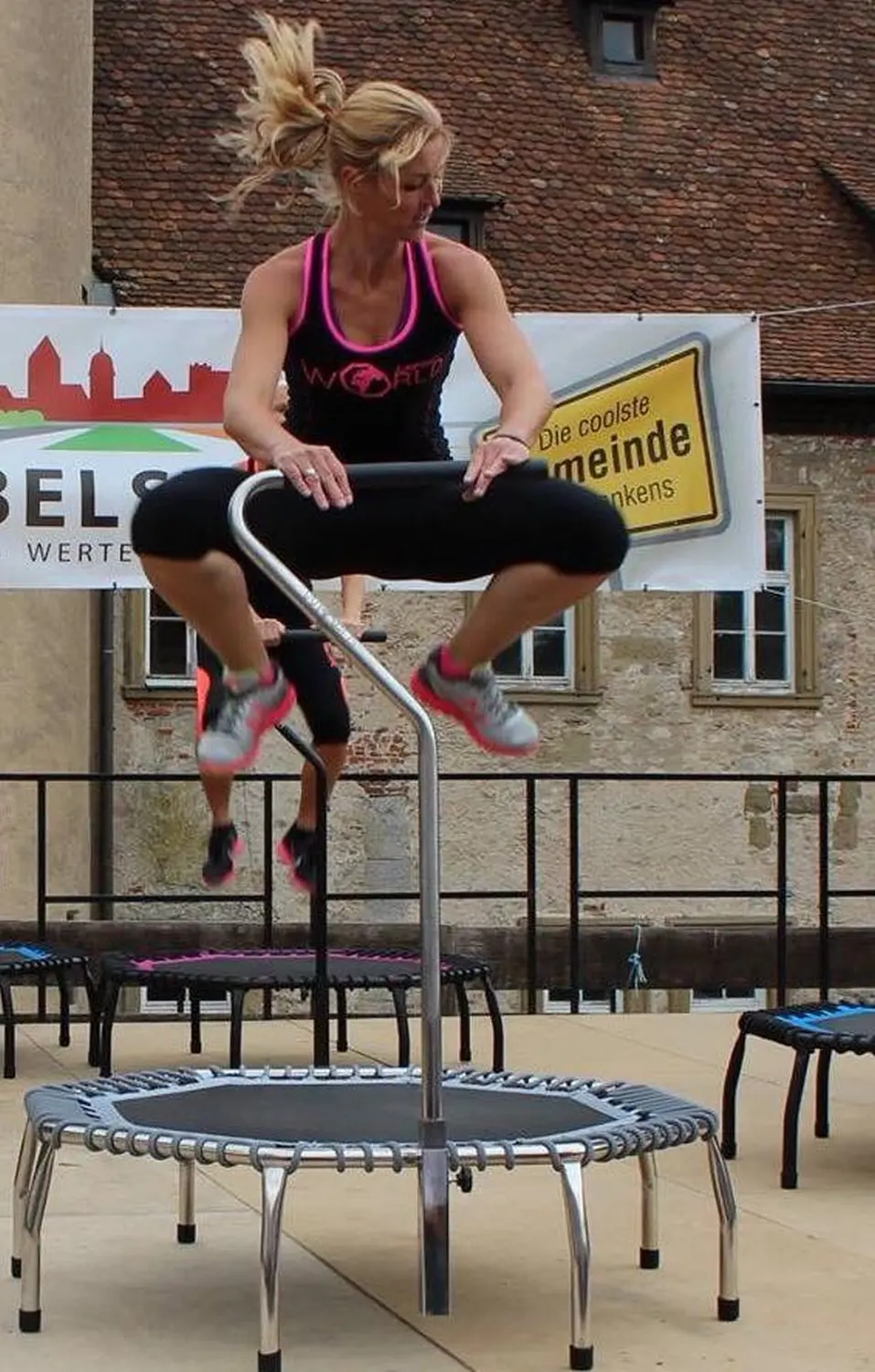 Körper akademie, Eine Frau macht Sport