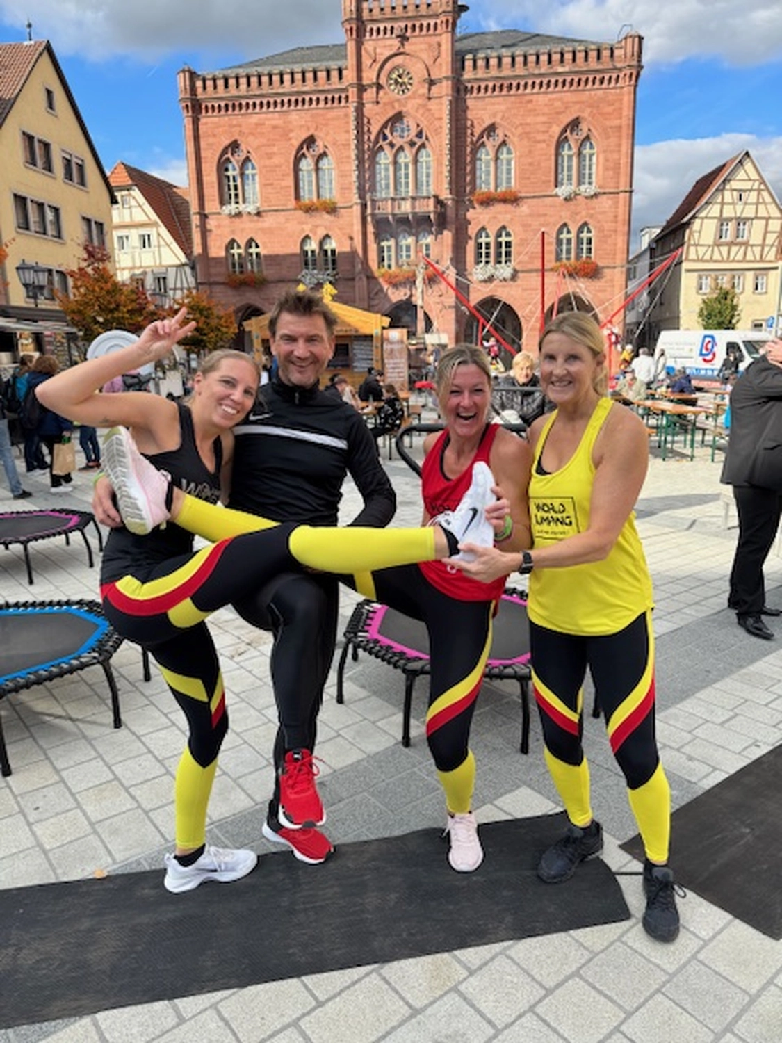 Körper akademie, Ein Mädchen beim Stretching